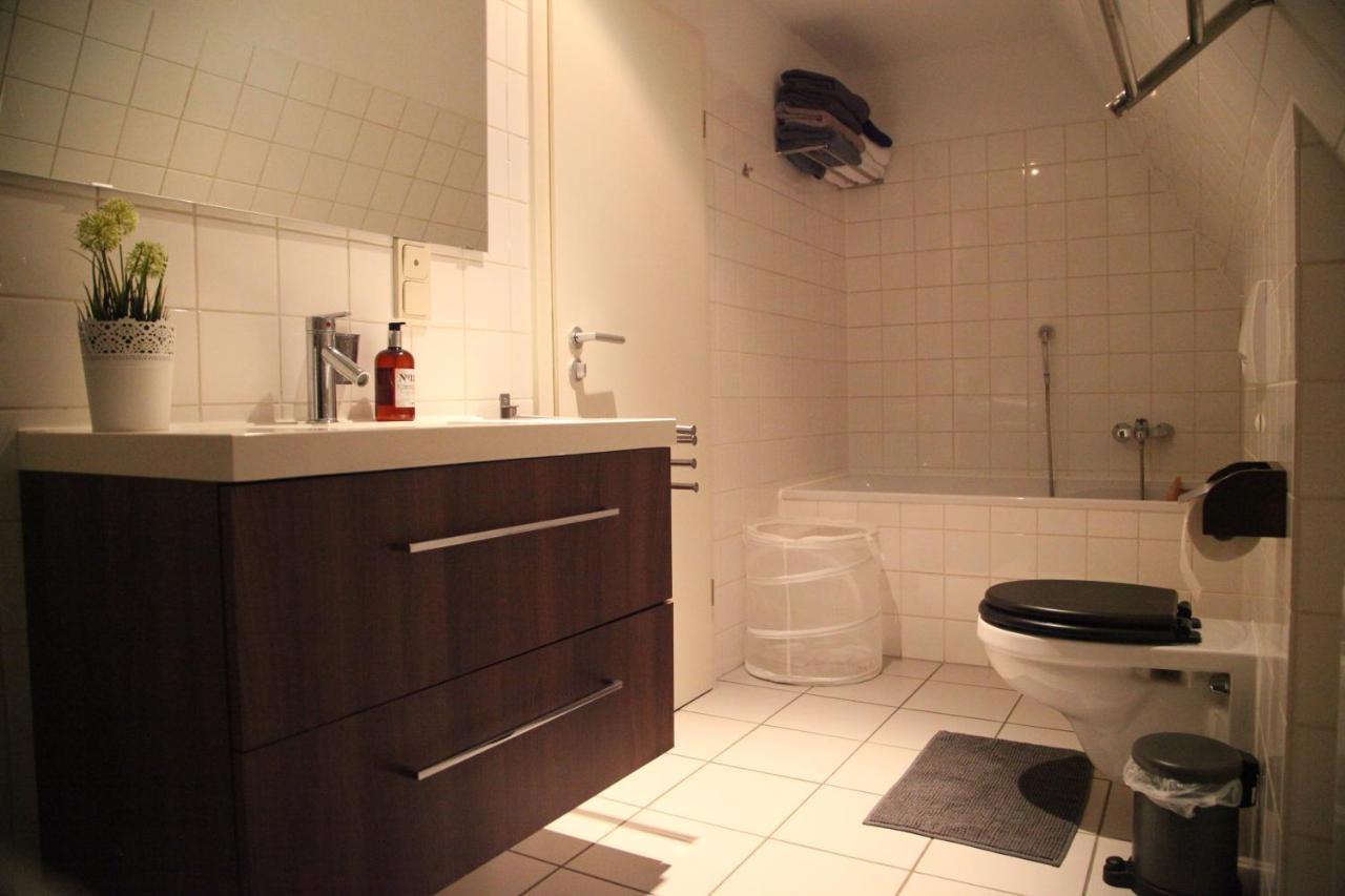 Wunderschoene Dachgeschoss - Maisonette Rostock Eksteriør billede