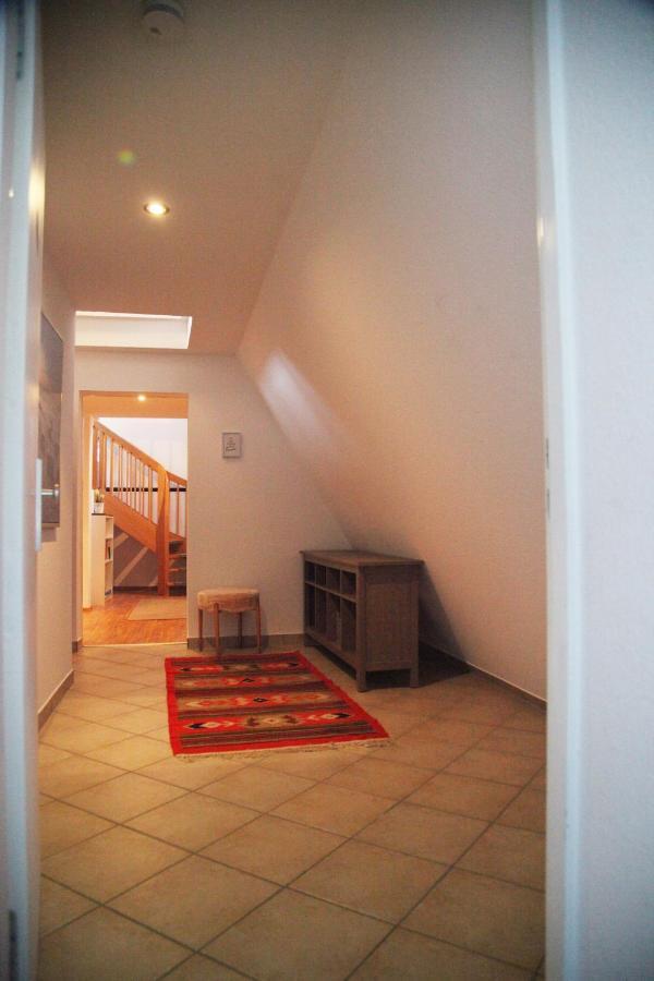 Wunderschoene Dachgeschoss - Maisonette Rostock Eksteriør billede